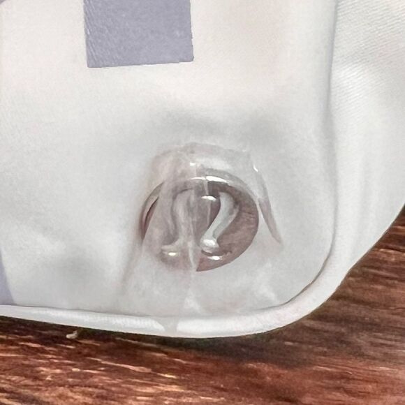 Lululemon Everywhere Belt Bag Large 2L in Vapor Rhino Grey LU9BJAS. NWT! - Picture 4 of 13